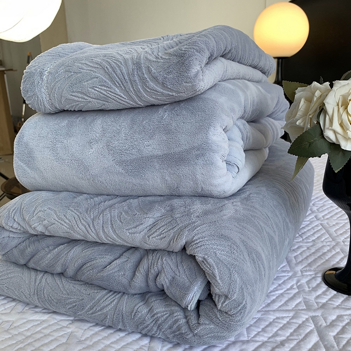 91家纺网 家纺一手货源 找家纺 莱豫家纺 2025新款全消光雕花牛奶绒四件套-流年 流年黛蓝灰