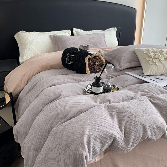 91家纺网 家纺一手货源 找家纺 莱豫家纺 2025新款全消光雕花牛奶绒四件套-流年 流年松露棕