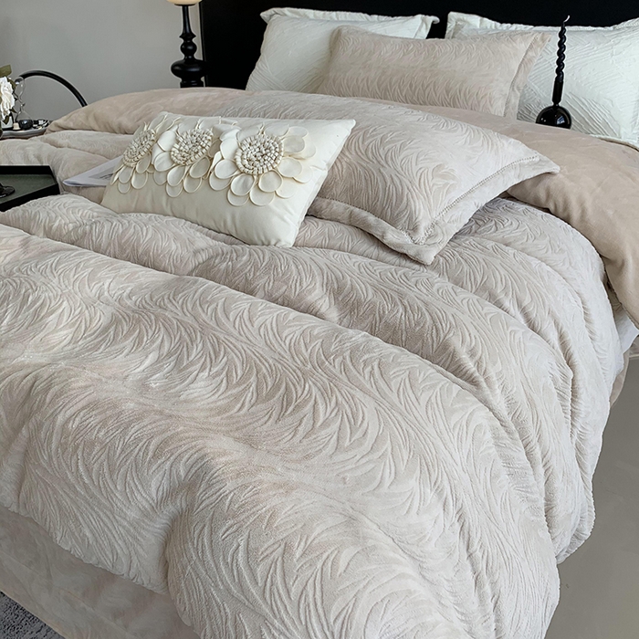 91家纺网 家纺一手货源 找家纺 莱豫家纺 2025新款全消光雕花牛奶绒四件套-流年 流年卡其