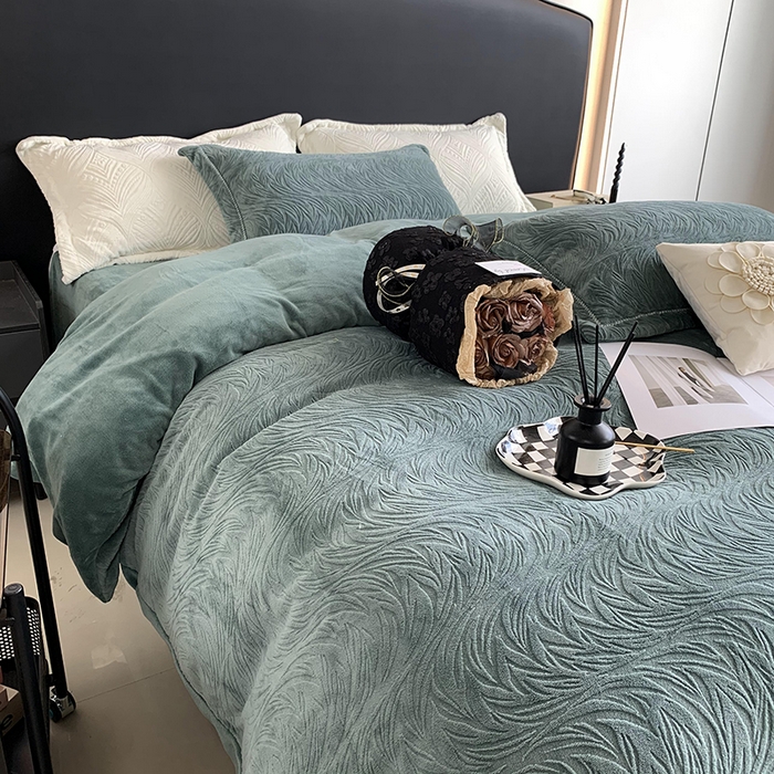 91家纺网 家纺一手货源 找家纺 莱豫家纺 2025新款全消光雕花牛奶绒四件套-流年 流年祖母绿