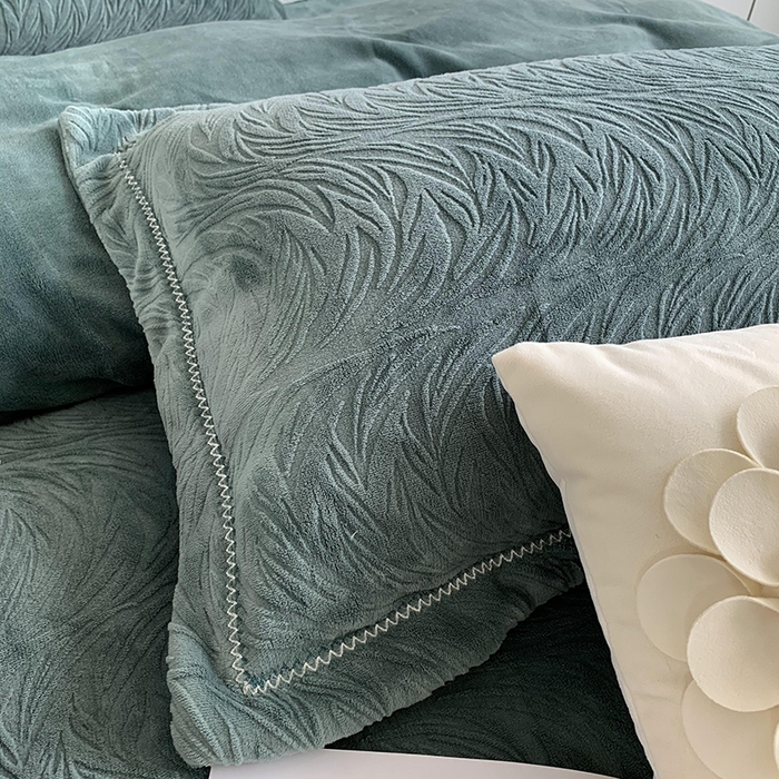 91家纺网 家纺一手货源 找家纺 莱豫家纺 2025新款全消光雕花牛奶绒四件套-流年 流年祖母绿