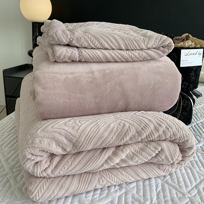 91家纺网 家纺一手货源 找家纺 莱豫家纺 2025新款全消光雕花牛奶绒四件套-流年 流年肉桂粉