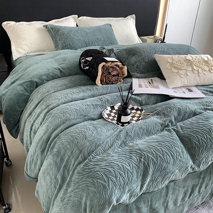 91家纺网 家纺一手货源 找家纺 莱豫家纺 2025新款全消光雕花牛奶绒四件套-流年 流年祖母绿