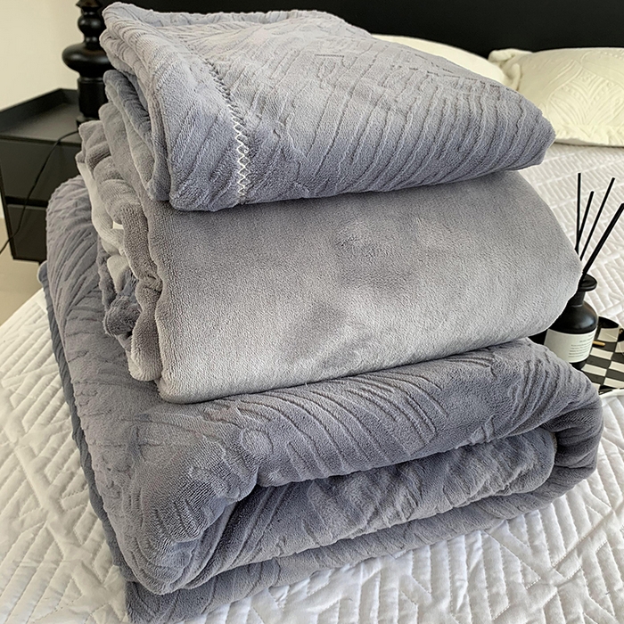 91家纺网 家纺一手货源 找家纺 莱豫家纺 2025新款全消光雕花牛奶绒四件套-流年 流年烟熏灰