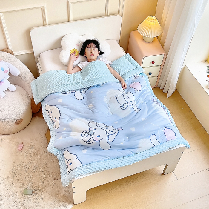 91家纺网 家纺一手货源 找家纺 吉咪兔家纺 25年新款三丽鸥库洛米儿童豆豆被针织棉幼儿园宝宝午睡春秋四季婴儿被子伙伴玉桂狗