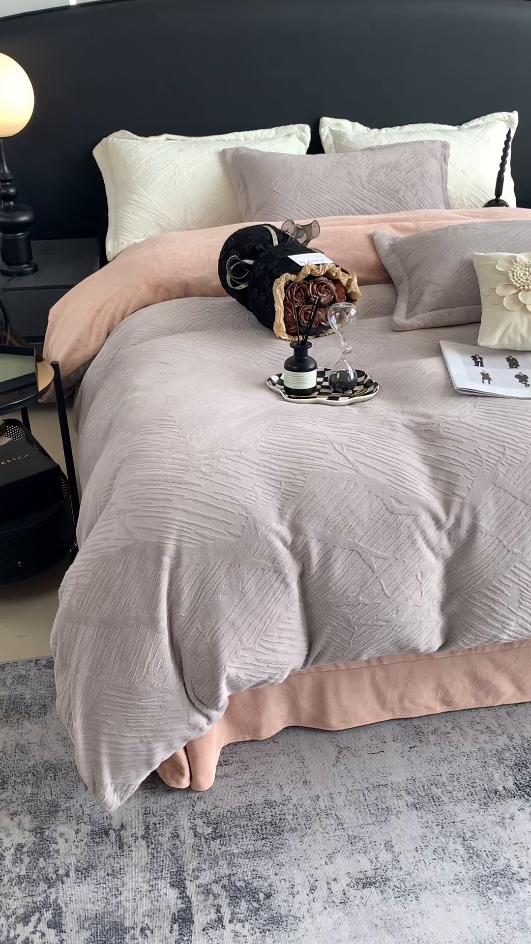 91家纺网 家纺一手货源 找家纺 莱豫家纺 2025新款全消光雕花牛奶绒四件套-流年 流年松露棕