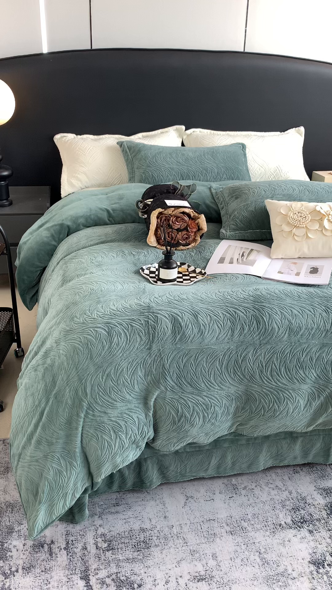 91家纺网 家纺一手货源 找家纺 莱豫家纺 2025新款全消光雕花牛奶绒四件套-流年 流年耀白