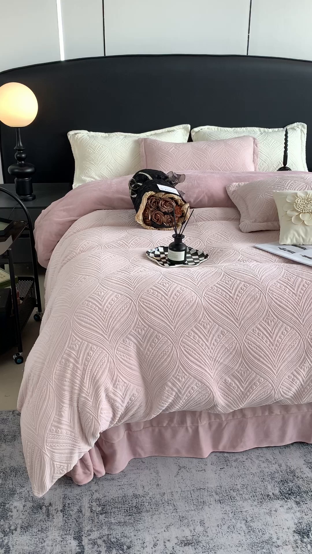 91家纺网 家纺一手货源 找家纺 莱豫家纺 2025新款全消光雕花牛奶绒四件套-流年 流年肉桂粉