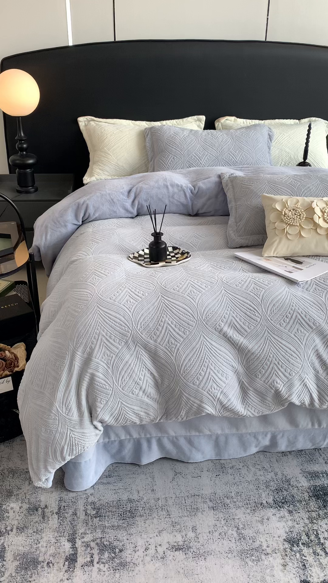 91家纺网 家纺一手货源 找家纺 莱豫家纺 2025新款全消光雕花牛奶绒四件套-流年 流年木薯灰