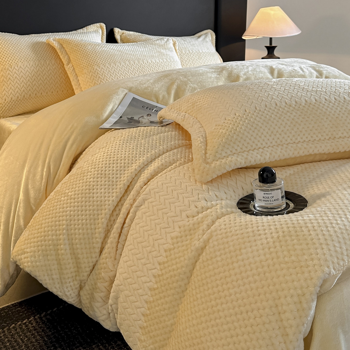 源舍家纺 2025新款色织拼色编织提花轻奢牛奶绒四件套（场景一） 织锦-暖阳