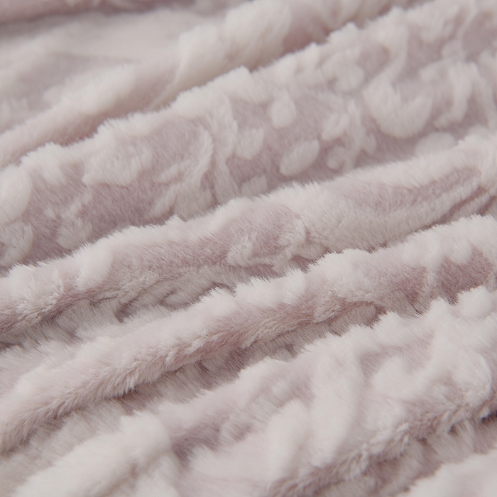 91家纺网 家纺一手货源 找家纺 德比尔斯 2025新款兔毛绒兔兔绒雕花牛奶绒四件套 花语-紫