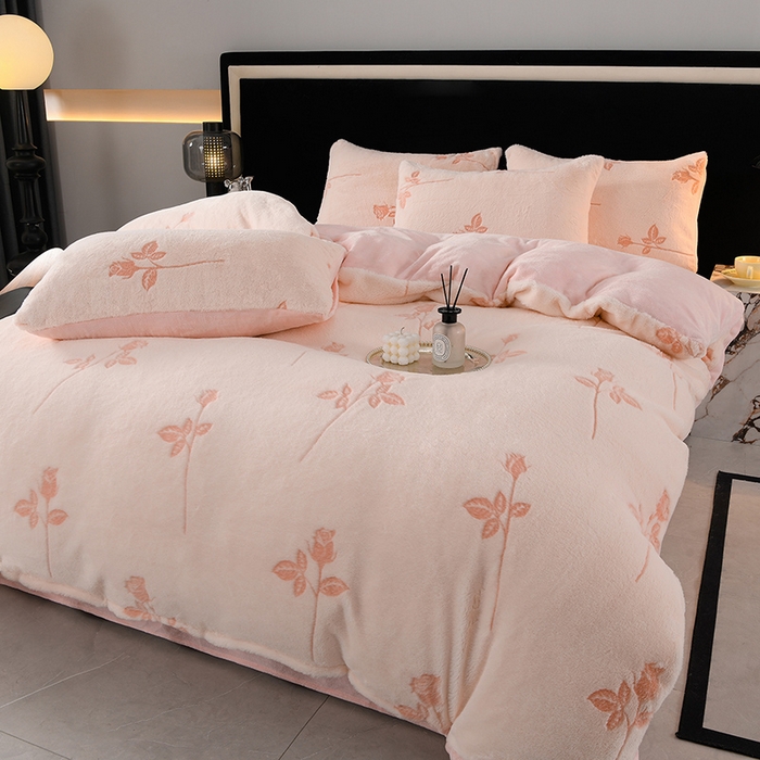 91家纺网 家纺一手货源 找家纺 德比尔斯 2025新款兔毛绒兔兔绒雕花牛奶绒四件套 叶影