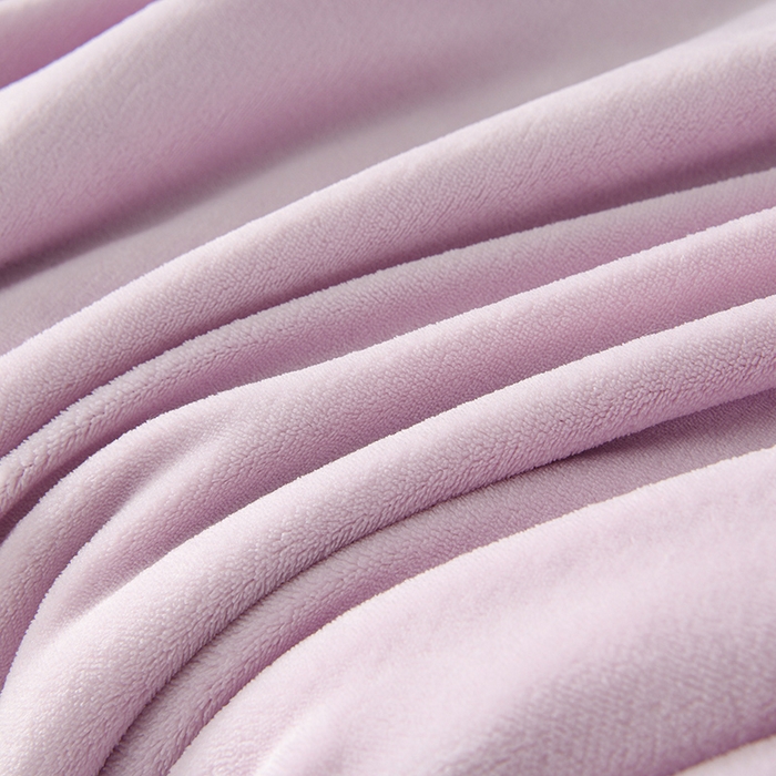 91家纺网 家纺一手货源 找家纺 德比尔斯 2025新款兔毛绒兔兔绒雕花牛奶绒四件套 伊宁紫