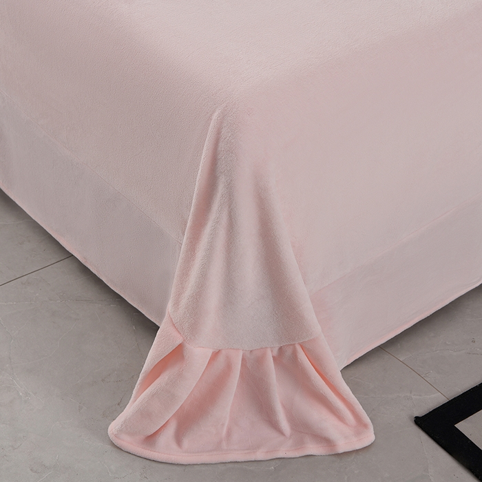 91家纺网 家纺一手货源 找家纺 德比尔斯 2025新款兔毛绒兔兔绒雕花牛奶绒四件套 珍妮粉