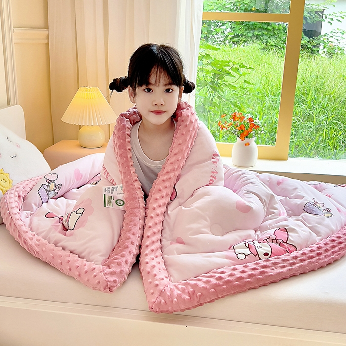 91家纺网 家纺一手货源 找家纺 吉咪兔家纺 25年新款三丽鸥库洛米儿童豆豆被针织棉幼儿园宝宝午睡春秋四季婴儿被子星星美乐蒂