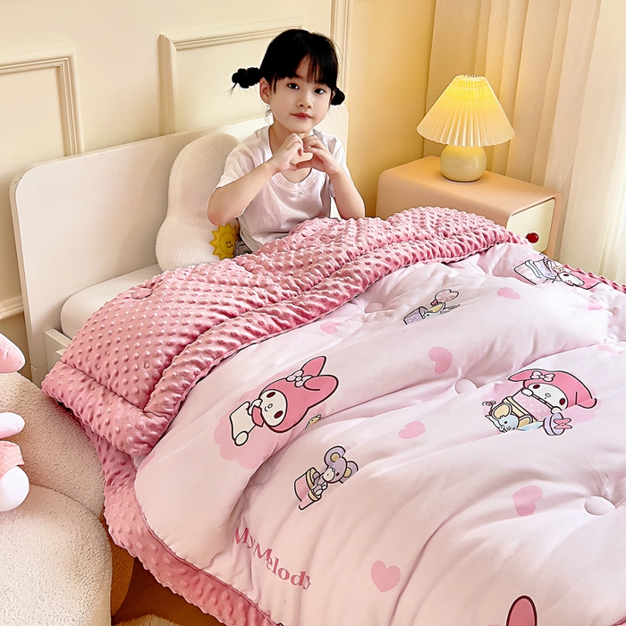 91家纺网 家纺一手货源 找家纺 吉咪兔家纺 25年新款三丽鸥库洛米儿童豆豆被针织棉幼儿园宝宝午睡春秋四季婴儿被子星星美乐蒂