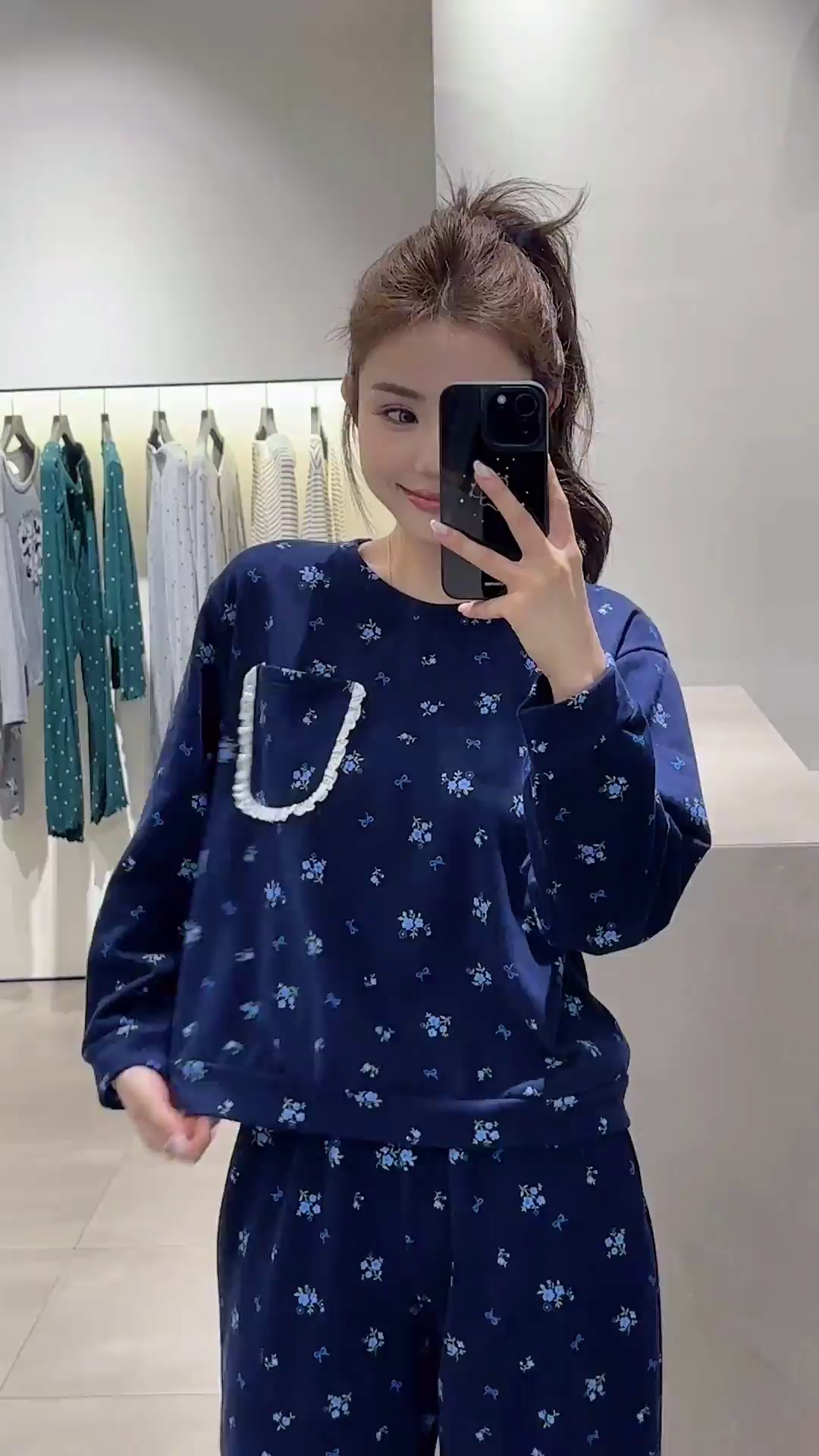 91家纺网 家纺一手货源 找家纺 妍景家居生活馆 2025新款卫衣碎花圆领套装 浅灰