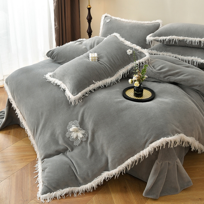 91家纺网 家纺一手货源 找家纺 德比尔斯 2025新款海獭毛石墨烯四件套 米娅-灰