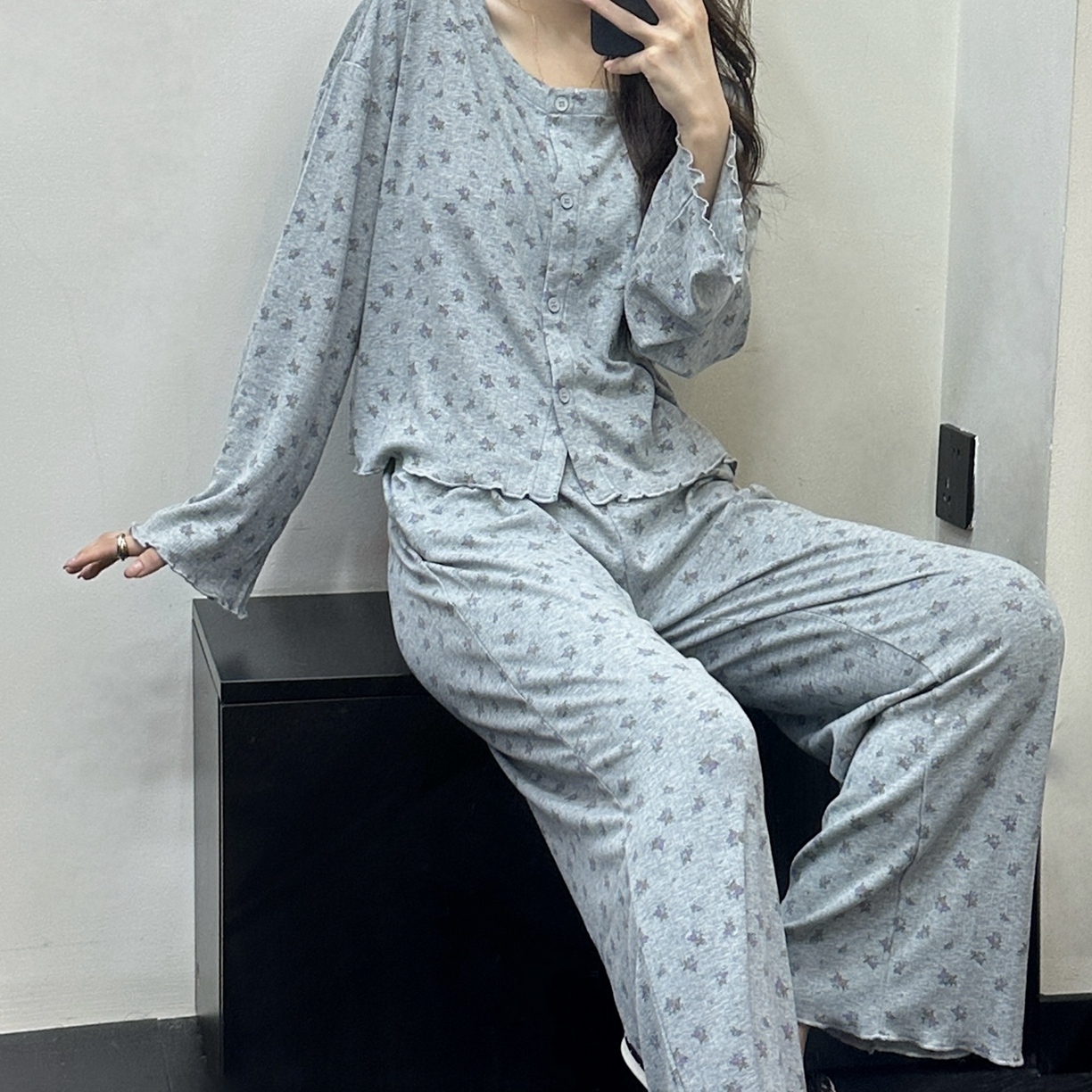 91家纺网 家纺一手货源 找家纺 （总）妍景家居生活馆 2025新款提花针织小碎花开衫深灰