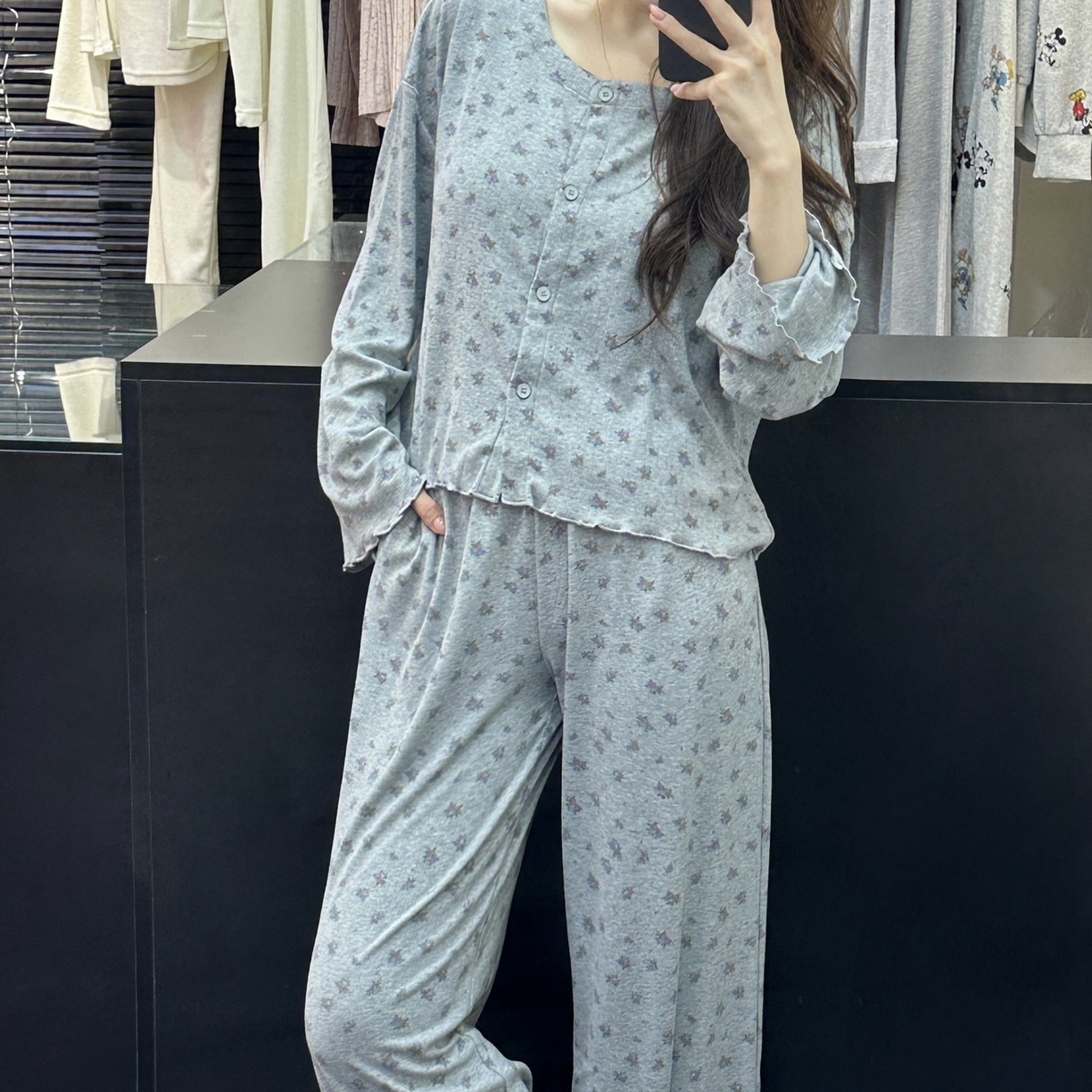 91家纺网 家纺一手货源 找家纺 （总）妍景家居生活馆 2025新款提花针织小碎花开衫深灰