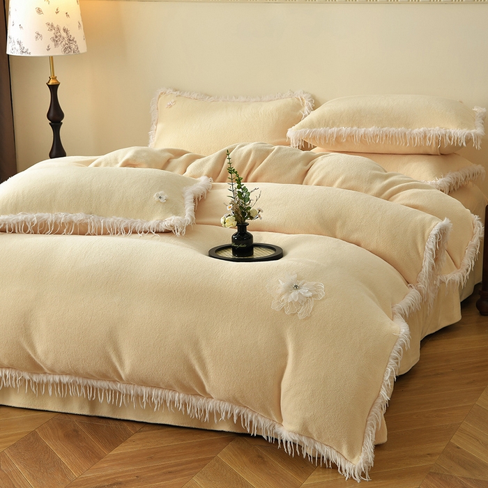 91家纺网 家纺一手货源 找家纺 德比尔斯 2025新款海獭毛石墨烯四件套 米娅-黄