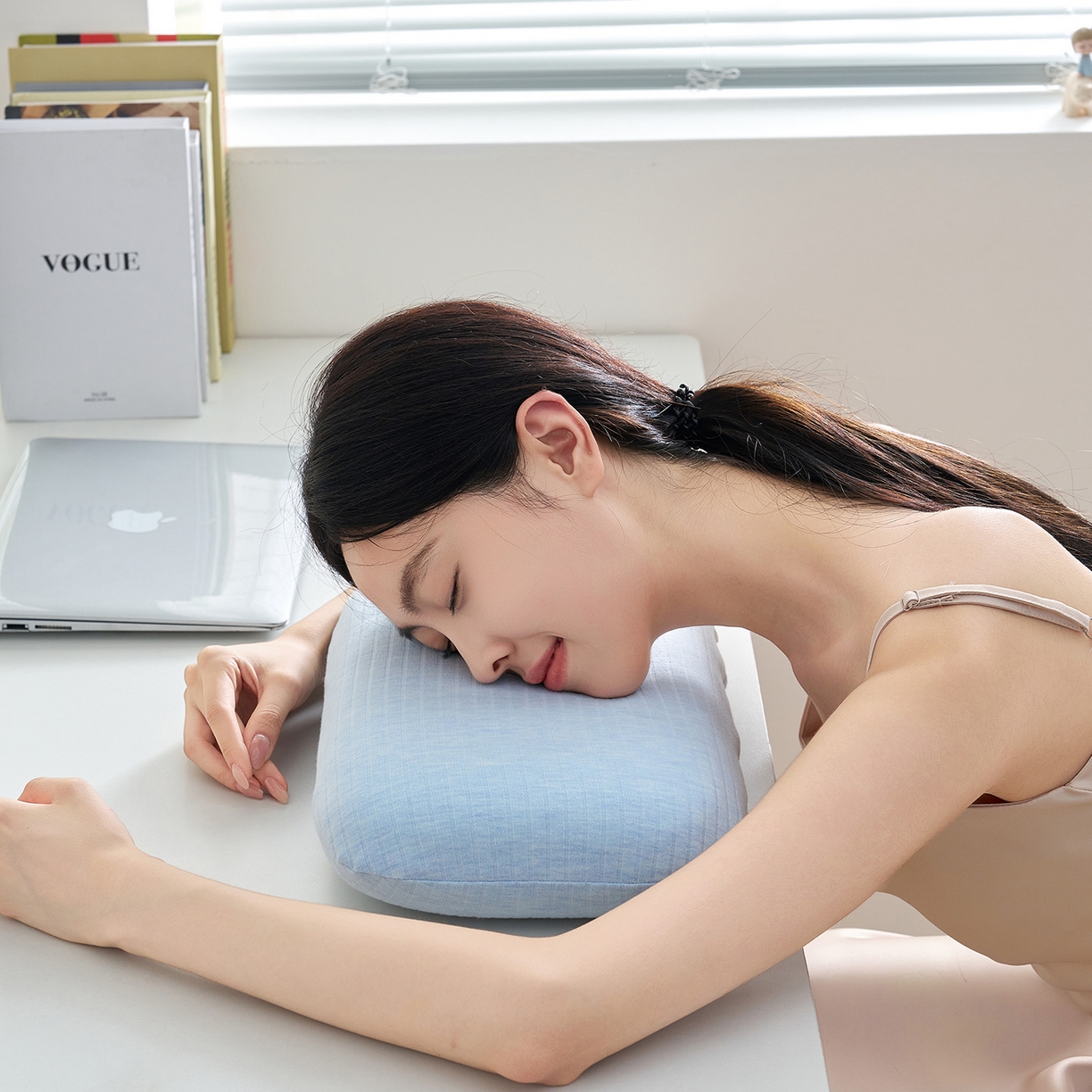 91家纺网 家纺一手货源 找家纺 （总）乐可 2025新款条纹乳胶面包枕头枕芯抱枕午睡枕露营枕