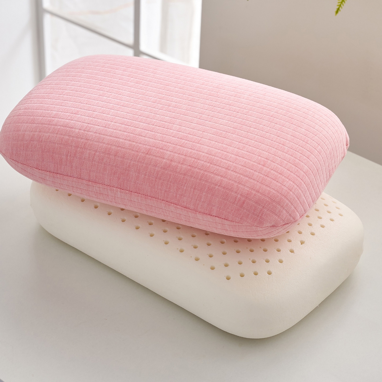 91家纺网 家纺一手货源 找家纺 乐可 2025新款条纹乳胶面包枕头枕芯抱枕午睡枕露营枕 条纹乳胶面包枕-MT1浅粉