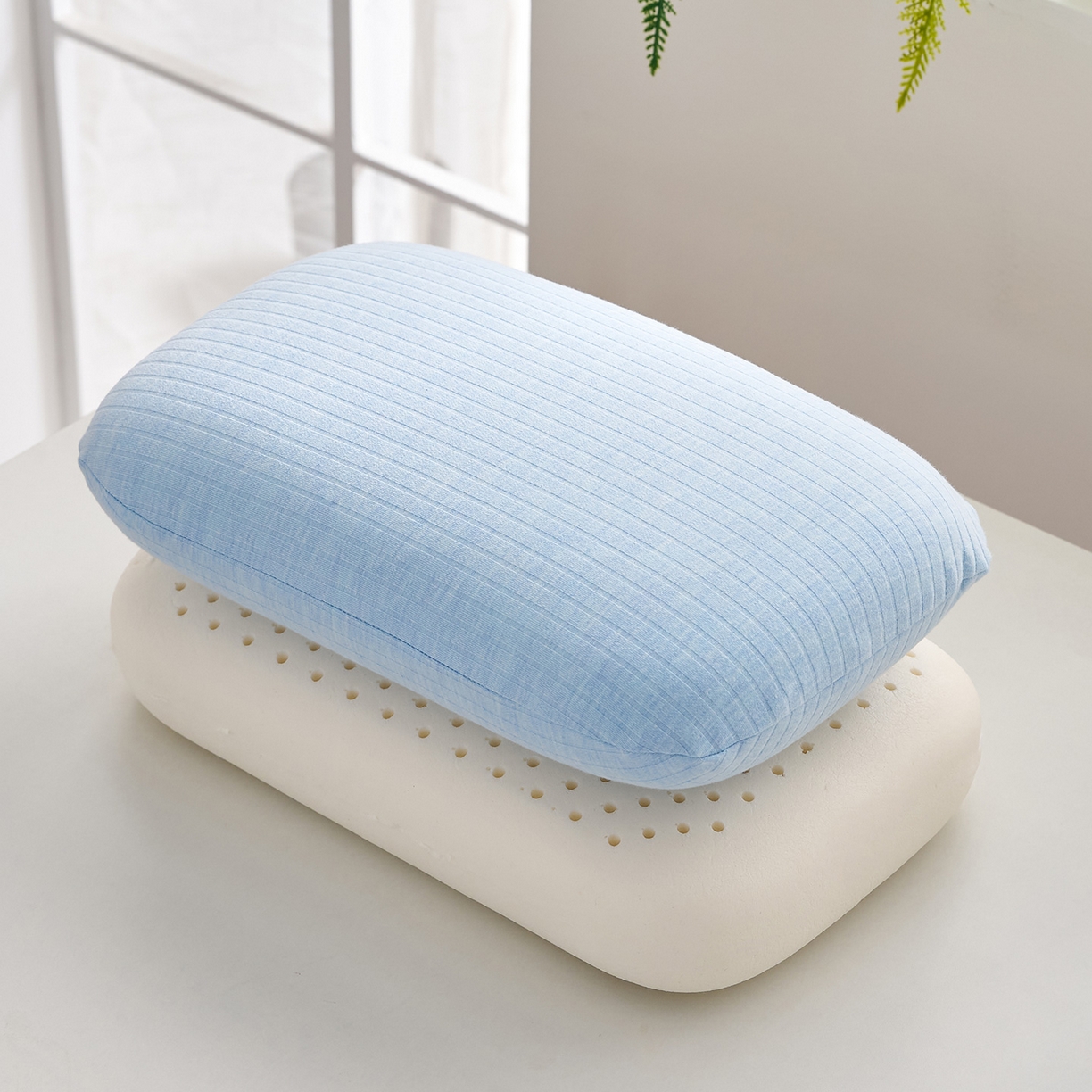 91家纺网 家纺一手货源 找家纺 乐可 2025新款条纹乳胶面包枕头枕芯抱枕午睡枕露营枕 条纹乳胶面包枕-MT1浅蓝