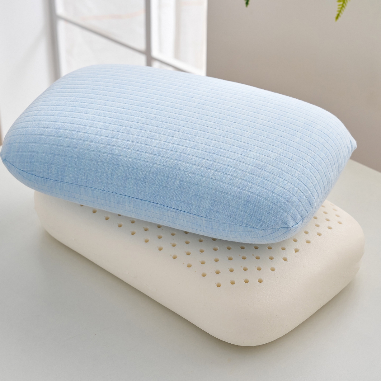 91家纺网 家纺一手货源 找家纺 乐可 2025新款条纹乳胶面包枕头枕芯抱枕午睡枕露营枕 条纹乳胶面包枕-MT1浅蓝
