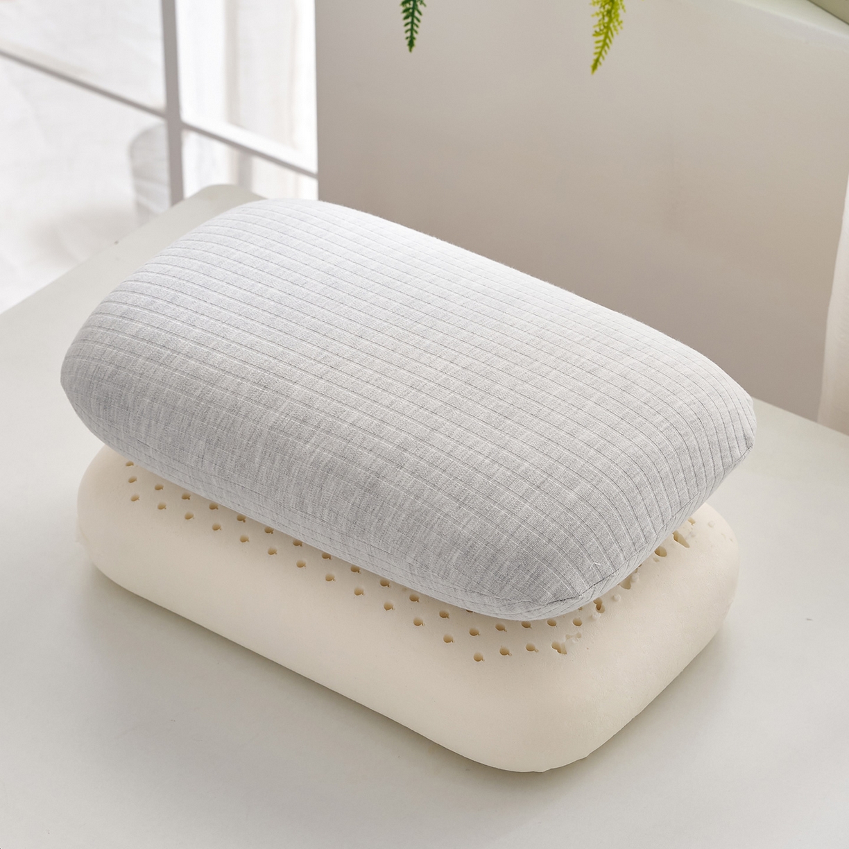 91家纺网 家纺一手货源 找家纺 乐可 2025新款条纹乳胶面包枕头枕芯抱枕午睡枕露营枕 条纹乳胶面包枕-MT1浅灰