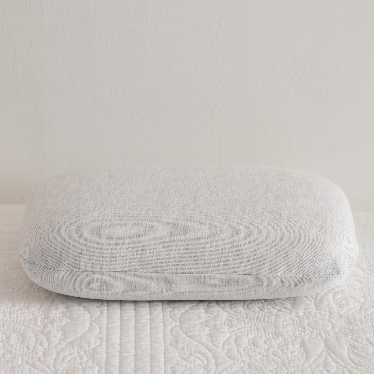 91家纺网 家纺一手货源 找家纺 （总）乐可 2025新款针织棉乳胶面包枕头枕芯抱枕午睡枕露营枕