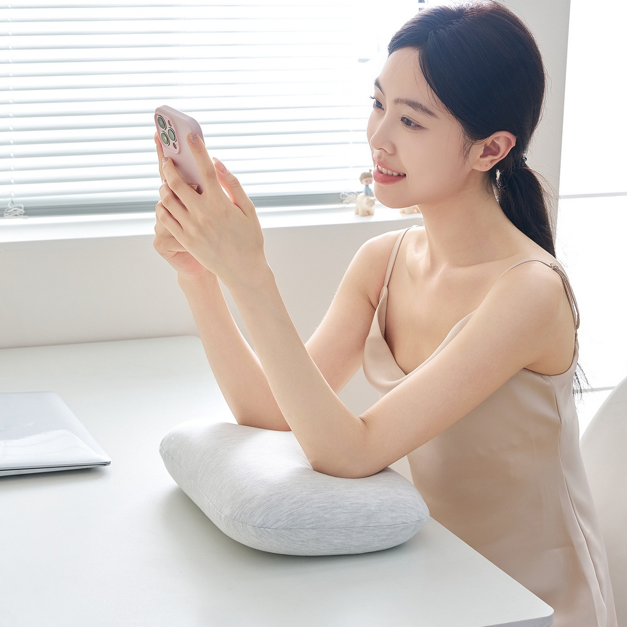 91家纺网 家纺一手货源 找家纺 （总）乐可 2025新款针织棉乳胶面包枕头枕芯抱枕午睡枕露营枕