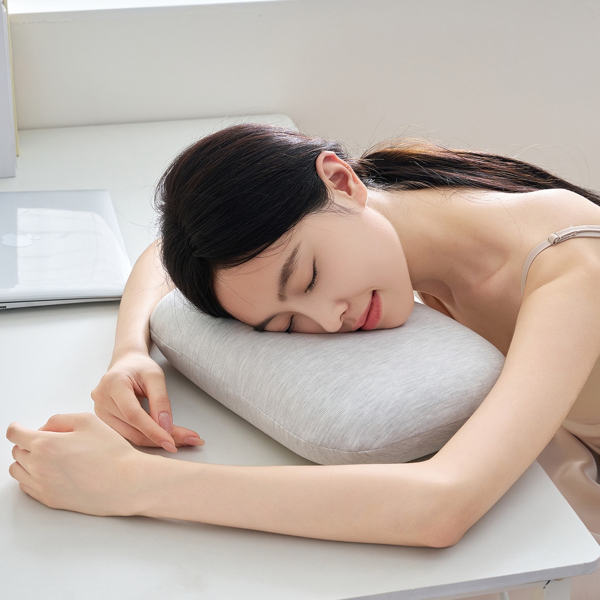 91家纺网 家纺一手货源 找家纺 （总）乐可 2025新款针织棉乳胶面包枕头枕芯抱枕午睡枕露营枕