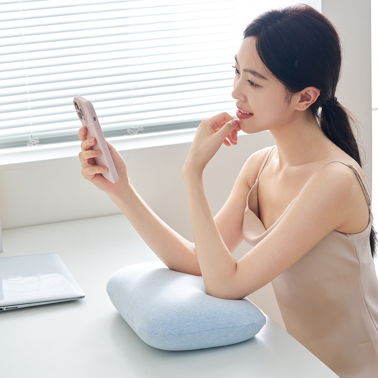 91家纺网 家纺一手货源 找家纺 乐可 2025新款针织棉乳胶面包枕头枕芯抱枕午睡枕露营枕 针织棉乳胶面包枕-MZ1天蓝