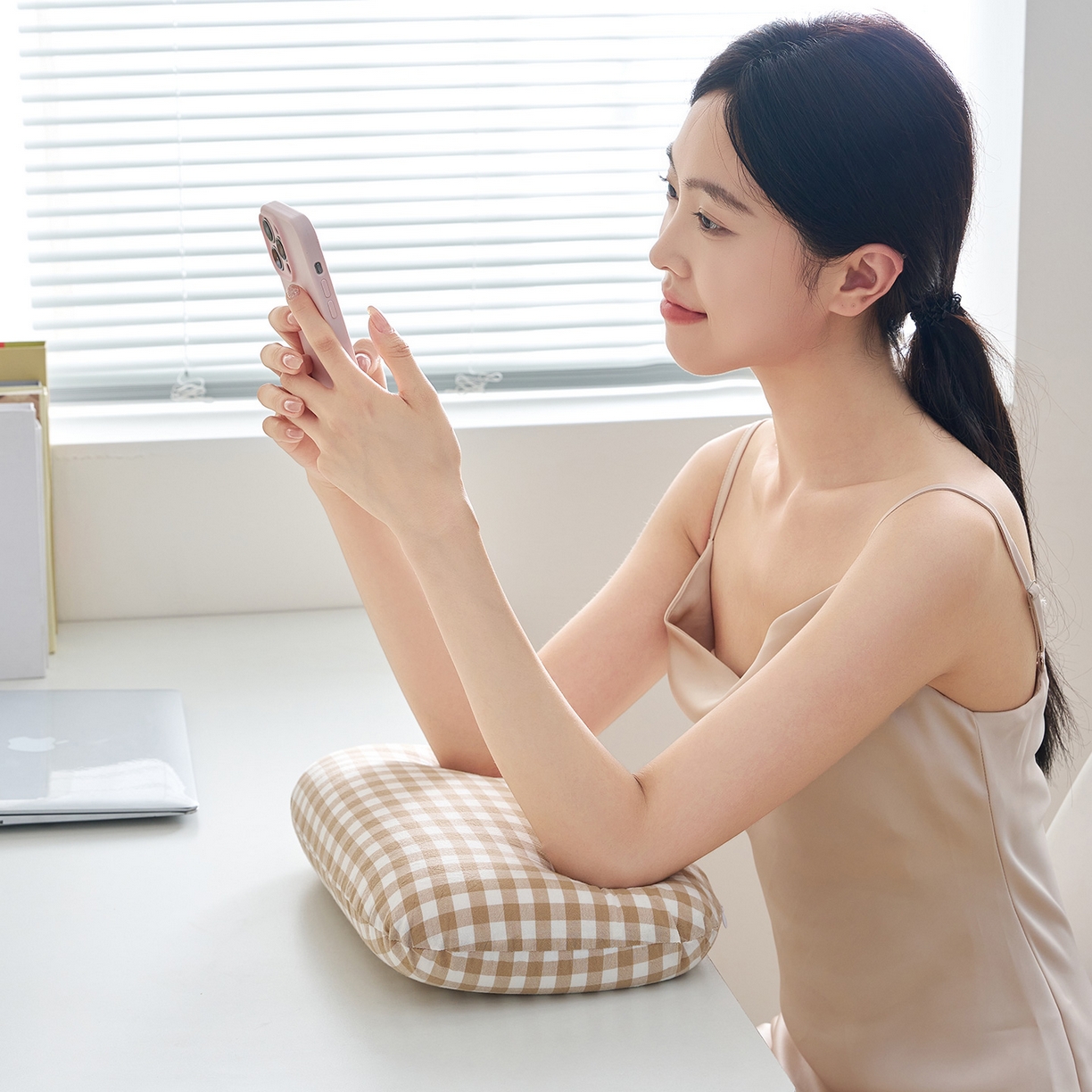 91家纺网 家纺一手货源 找家纺 乐可 2025新款水洗棉乳胶面包枕头枕芯抱枕午睡枕露营枕 水洗棉乳胶面包枕-MS1咖