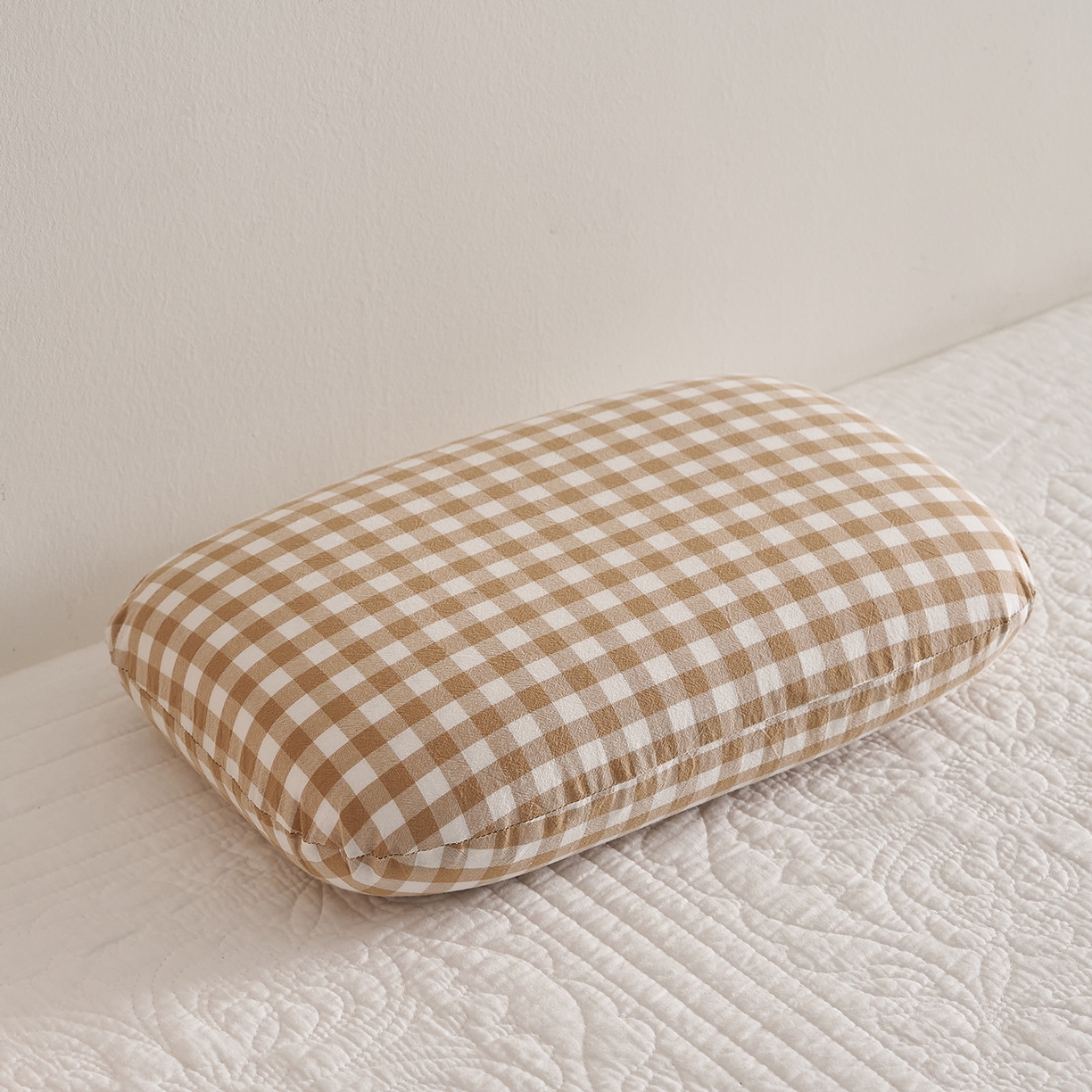 91家纺网 家纺一手货源 找家纺 乐可 2025新款水洗棉乳胶面包枕头枕芯抱枕午睡枕露营枕 水洗棉乳胶面包枕-MS1咖