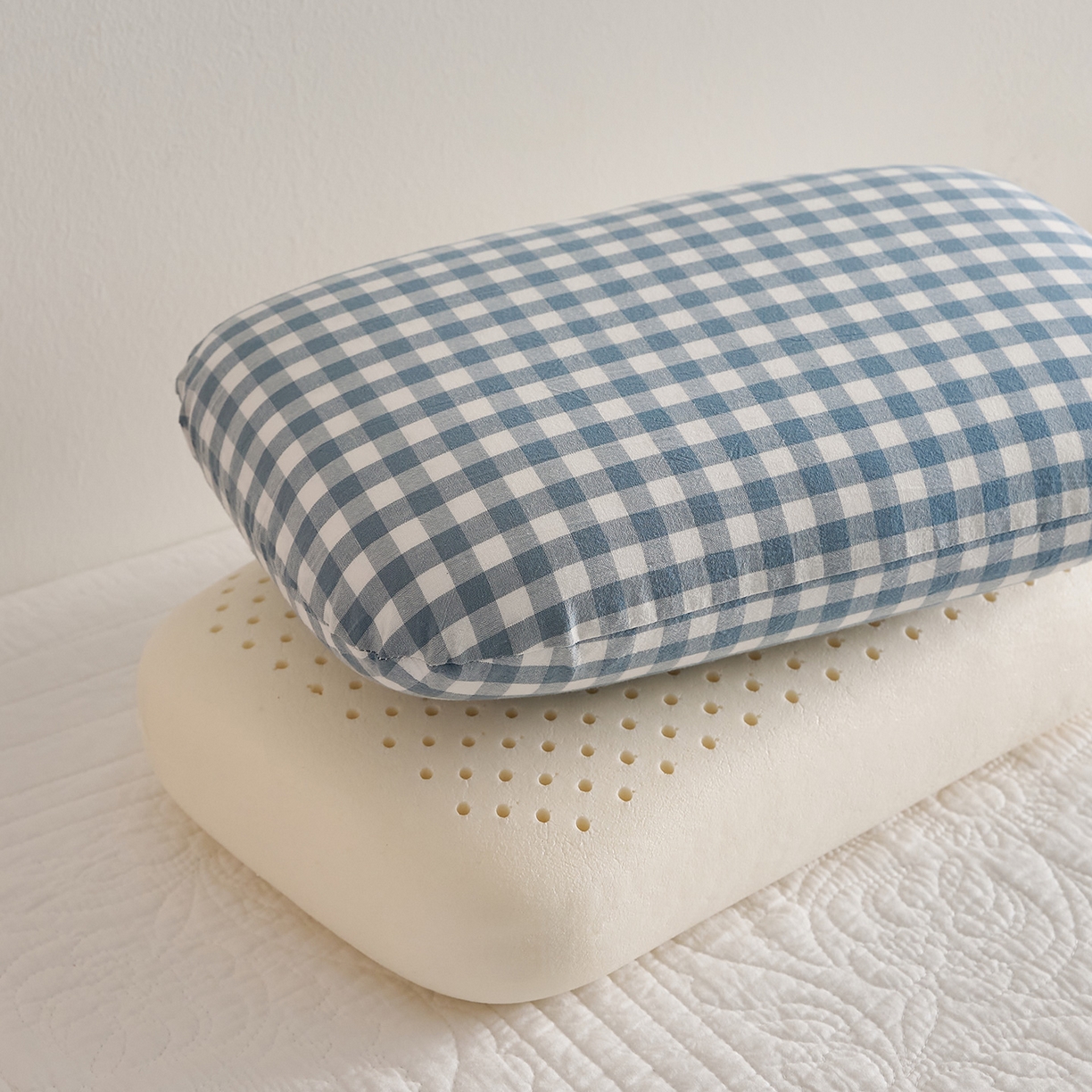 91家纺网 家纺一手货源 找家纺 乐可 2025新款水洗棉乳胶面包枕头枕芯抱枕午睡枕露营枕 水洗棉乳胶面包枕-MS1蓝