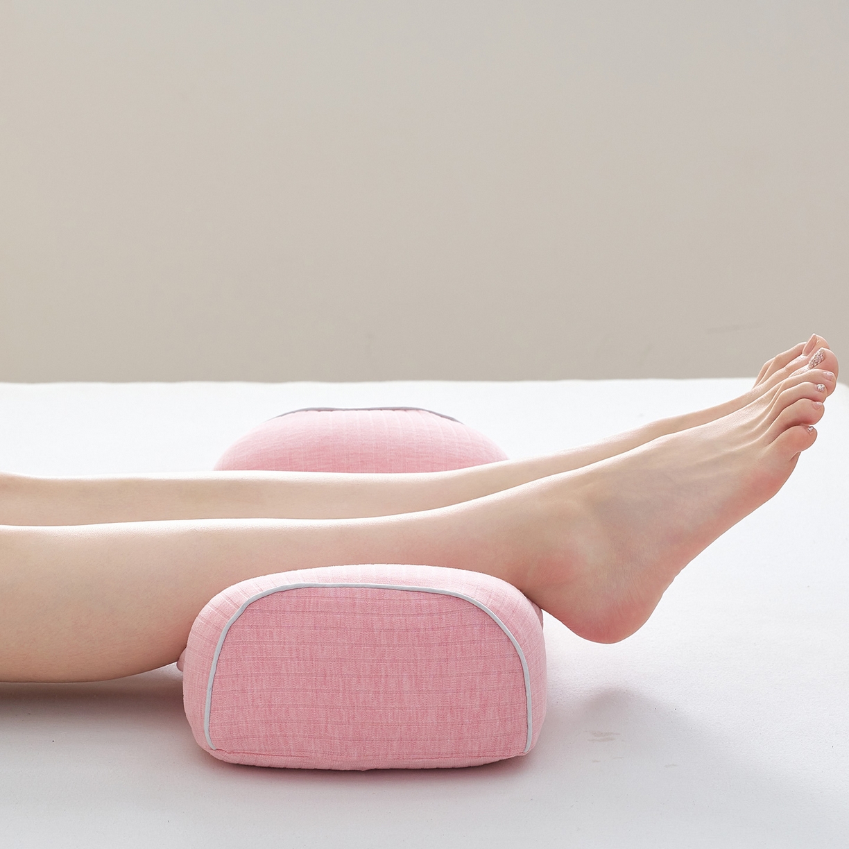 91家纺网 家纺一手货源 找家纺 乐可 2025新款条纹乳胶便携枕头枕芯抱枕午睡枕露营枕 条纹乳胶便携枕-XT3浅粉