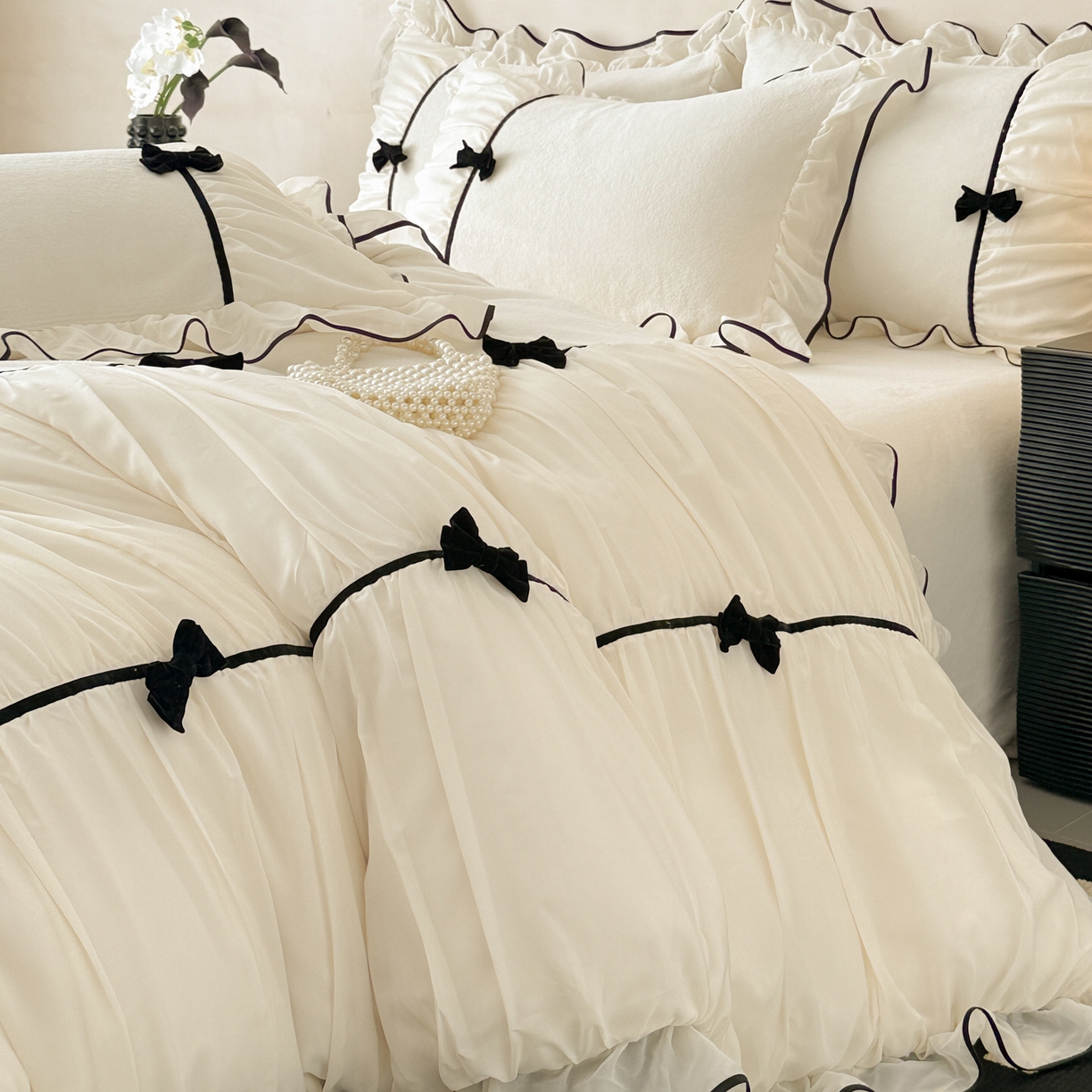 91家纺网 家纺一手货源 找家纺 米可 2025新款牛奶绒蕾丝花边四件套韩版法式公主风四件套~  安琪儿系列 安琪儿~白