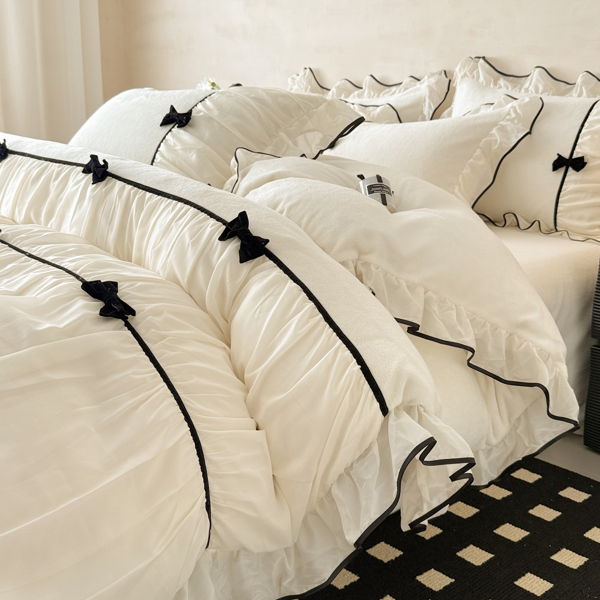 91家纺网 家纺一手货源 找家纺 米可 2025新款牛奶绒蕾丝花边四件套韩版法式公主风四件套~  安琪儿系列 安琪儿~白