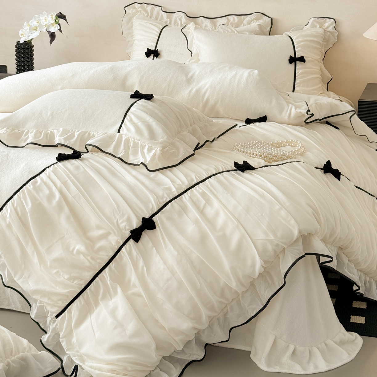 91家纺网 家纺一手货源 找家纺 米可 2025新款牛奶绒蕾丝花边四件套韩版法式公主风四件套~  安琪儿系列 安琪儿~白