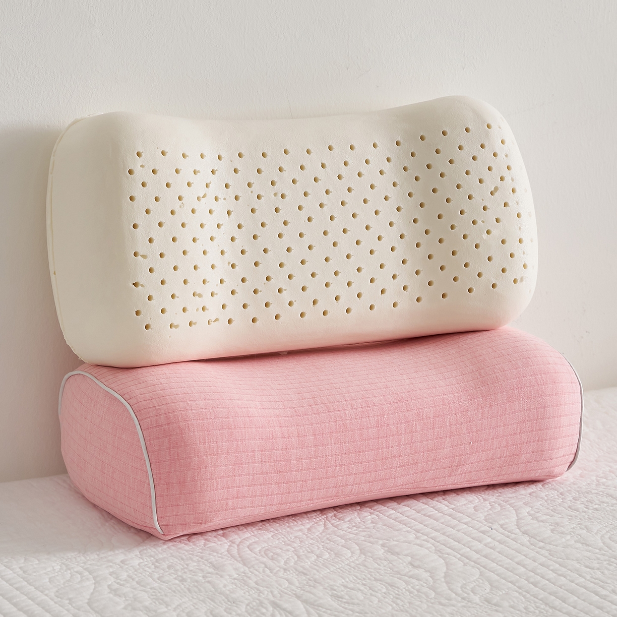 91家纺网 家纺一手货源 找家纺 乐可 2025新款条纹乳胶便携枕头枕芯抱枕午睡枕露营枕 条纹乳胶便携枕-XT3浅粉