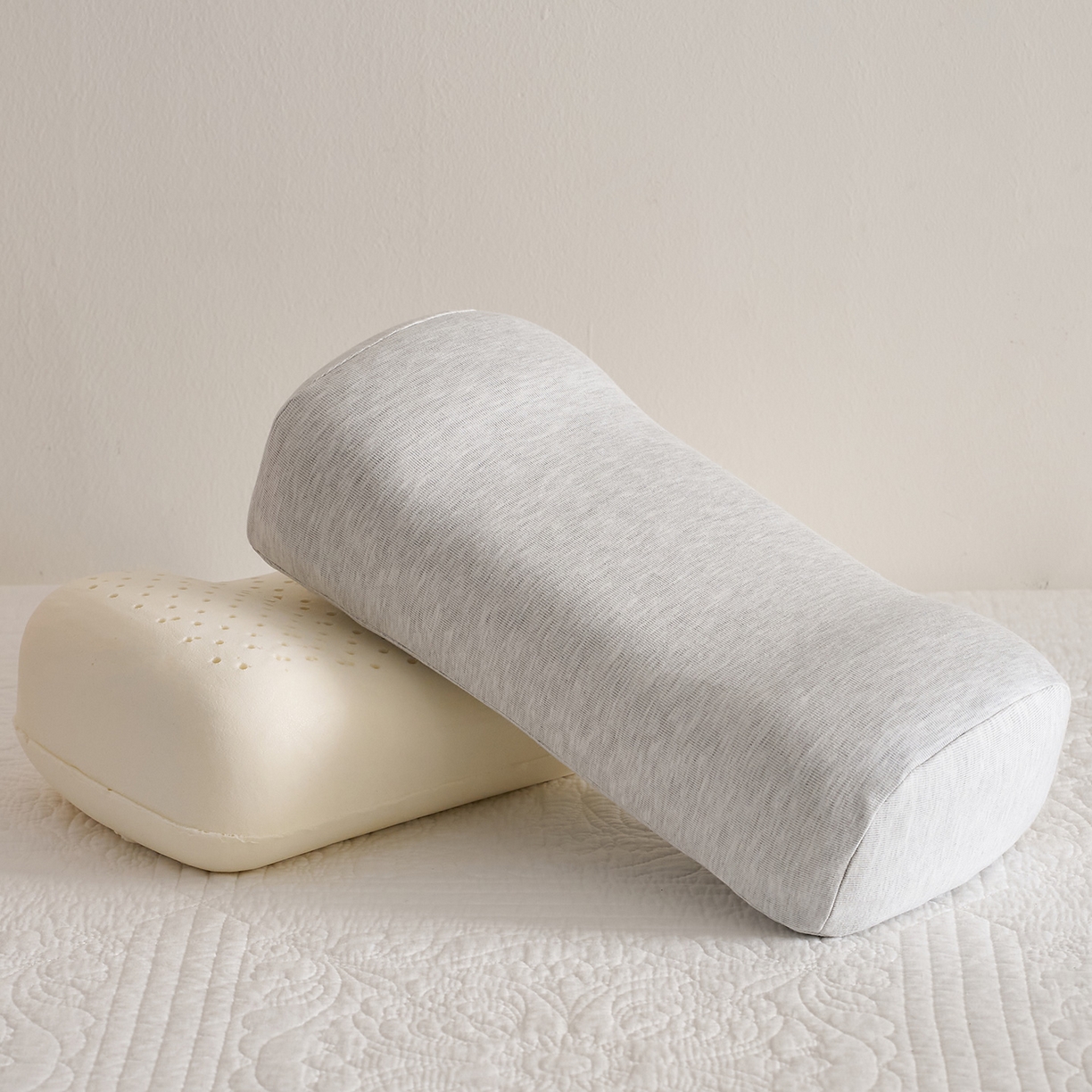 91家纺网 家纺一手货源 找家纺 乐可 2025新款针织棉乳胶便携枕头枕芯抱枕午睡枕露营枕 针织棉乳胶便携枕-XZ3浅灰