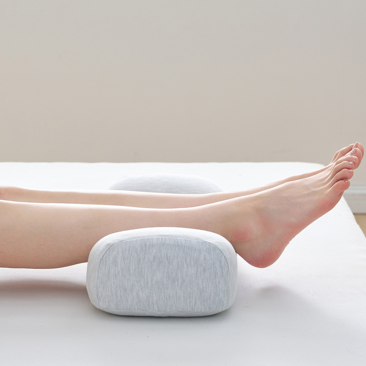 91家纺网 家纺一手货源 找家纺 乐可 2025新款针织棉乳胶便携枕头枕芯抱枕午睡枕露营枕 针织棉乳胶便携枕-XZ3浅灰