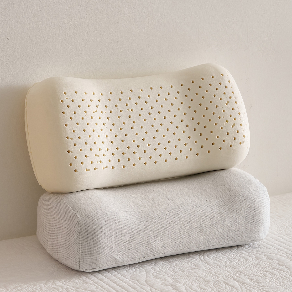 91家纺网 家纺一手货源 找家纺 乐可 2025新款针织棉乳胶便携枕头枕芯抱枕午睡枕露营枕 针织棉乳胶便携枕-XZ3浅灰