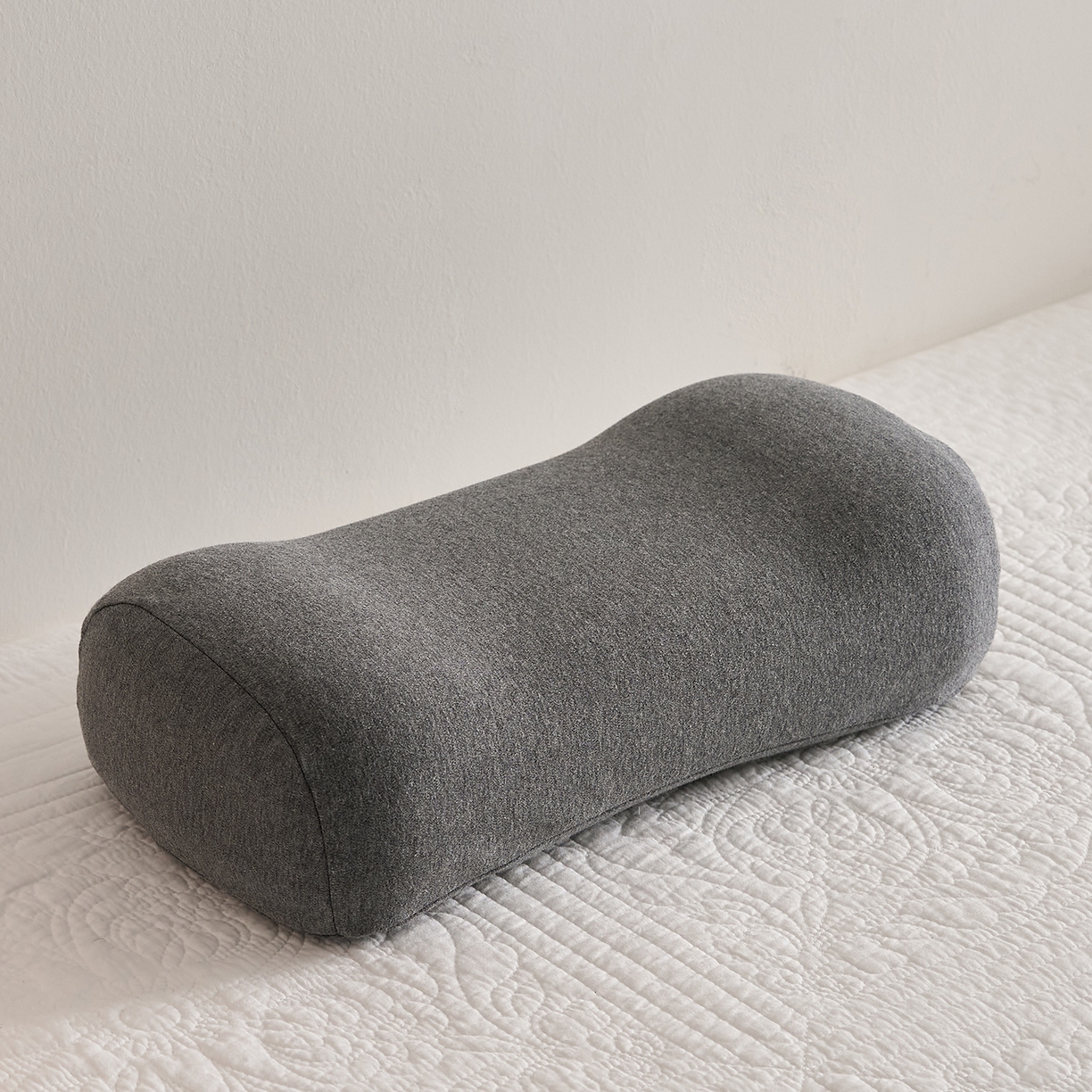 91家纺网 家纺一手货源 找家纺 乐可 2025新款针织棉乳胶便携枕头枕芯抱枕午睡枕露营枕 针织棉乳胶便携枕-XZ3深灰
