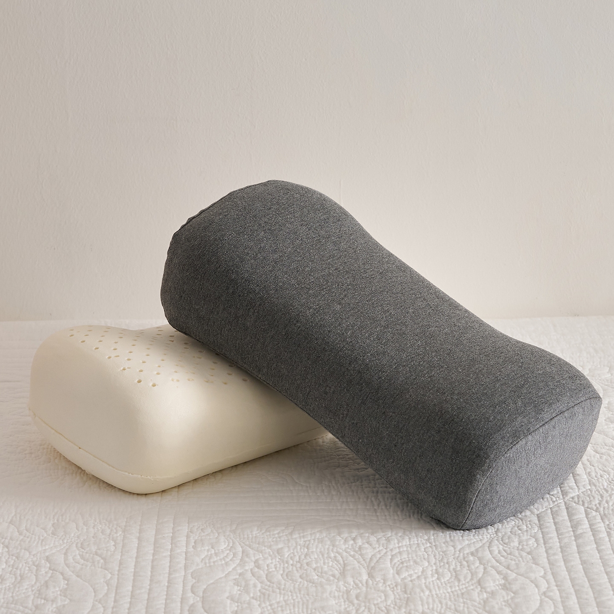 91家纺网 家纺一手货源 找家纺 乐可 2025新款针织棉乳胶便携枕头枕芯抱枕午睡枕露营枕 针织棉乳胶便携枕-XZ3深灰