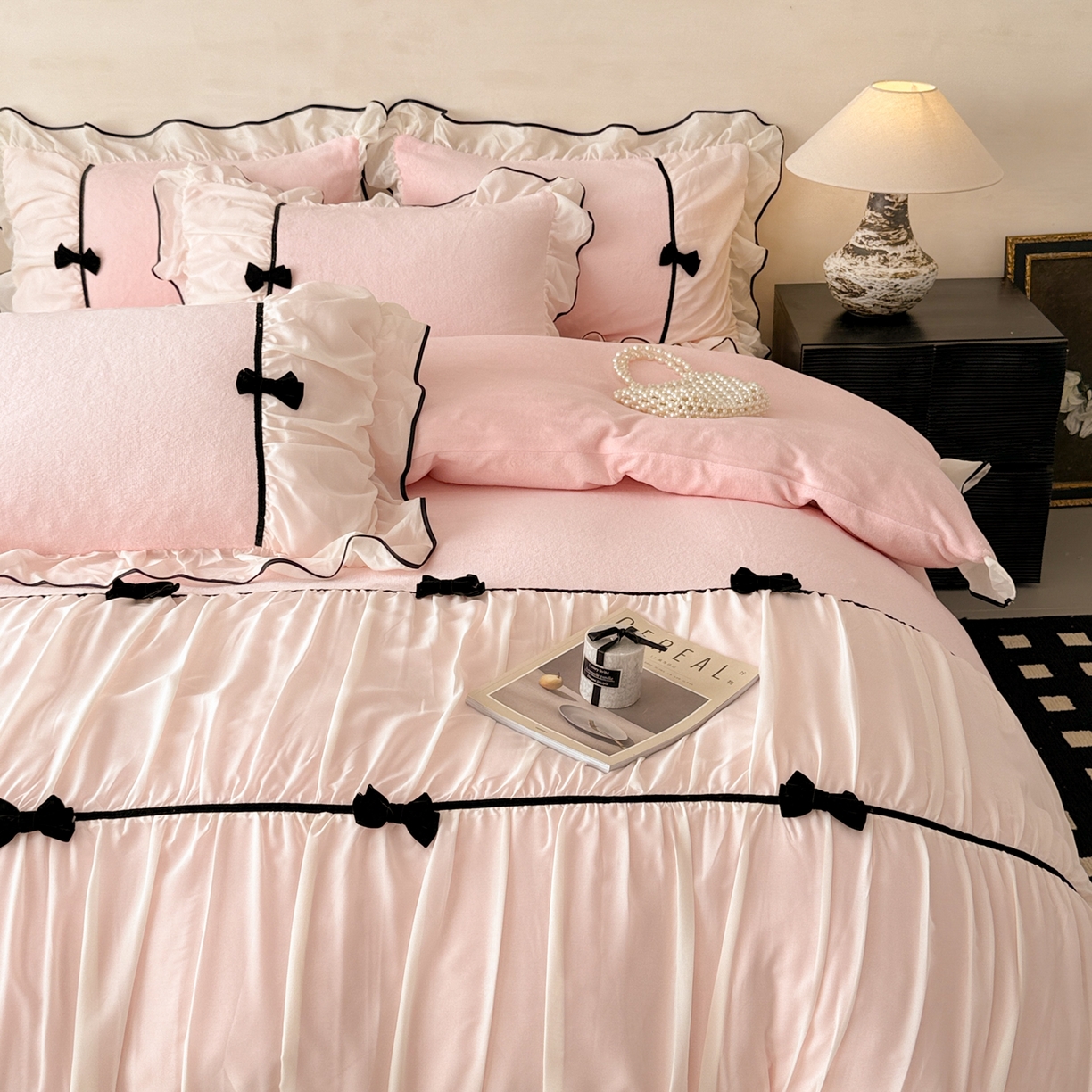 91家纺网 家纺一手货源 找家纺 米可 2025新款牛奶绒蕾丝花边四件套韩版法式公主风四件套~  安琪儿系列 安琪儿~粉