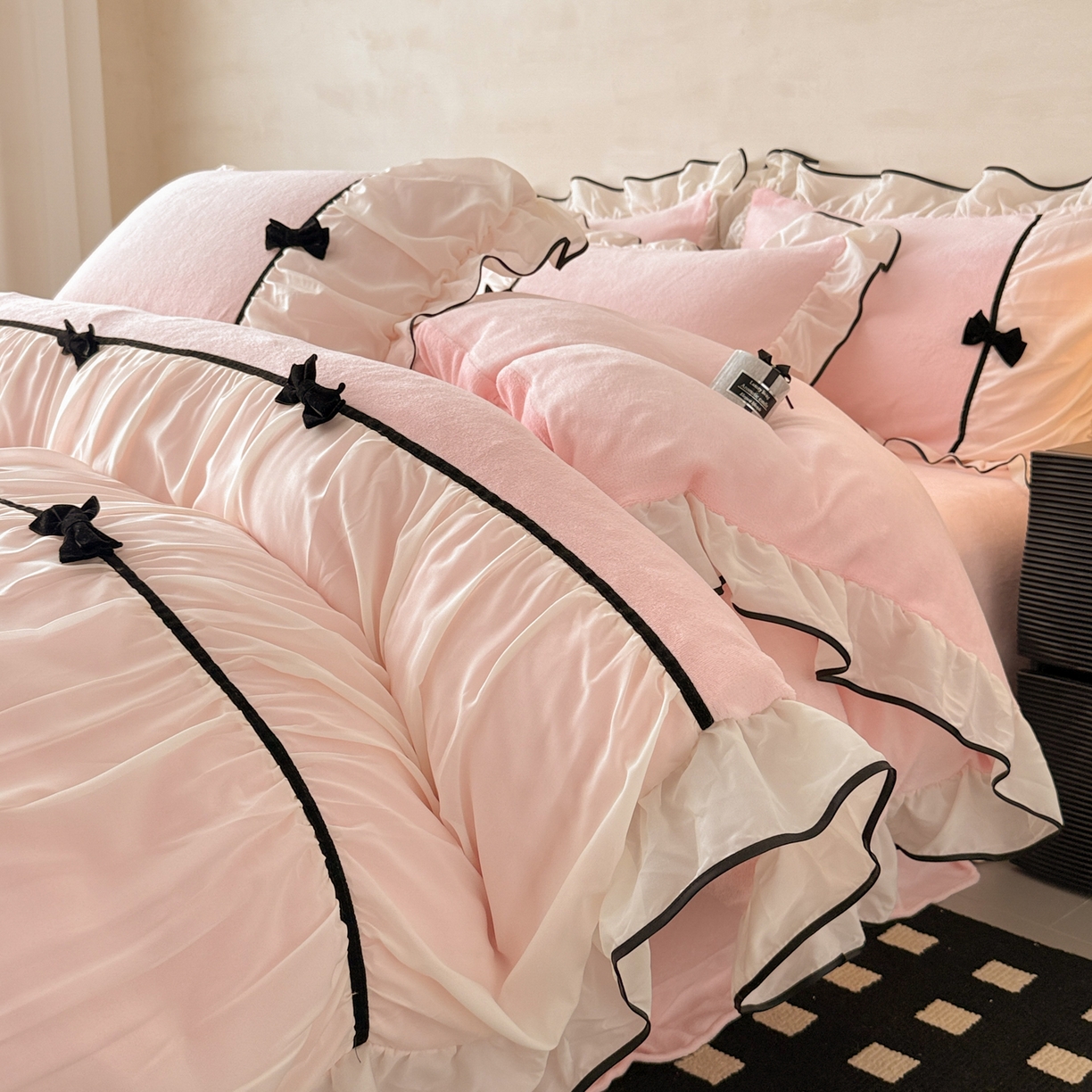 91家纺网 家纺一手货源 找家纺 米可 2025新款牛奶绒蕾丝花边四件套韩版法式公主风四件套~  安琪儿系列 安琪儿~粉