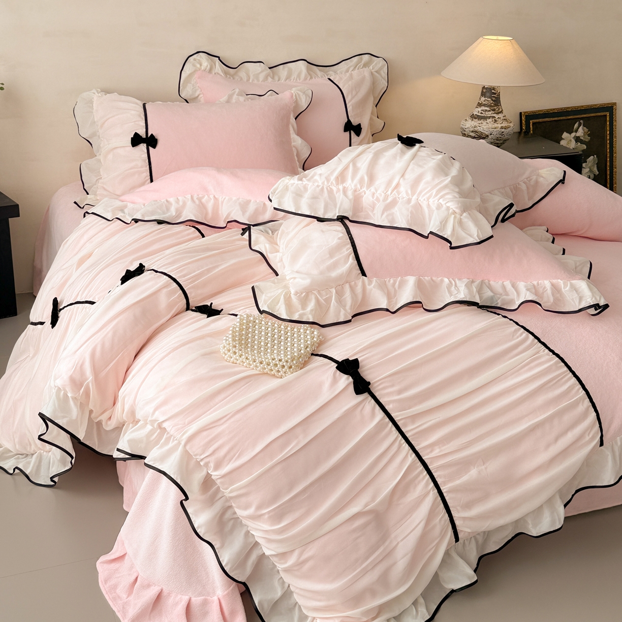 91家纺网 家纺一手货源 找家纺 米可 2025新款牛奶绒蕾丝花边四件套韩版法式公主风四件套~  安琪儿系列 安琪儿~粉